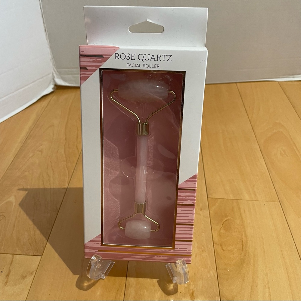 NIB rose quartz face roller